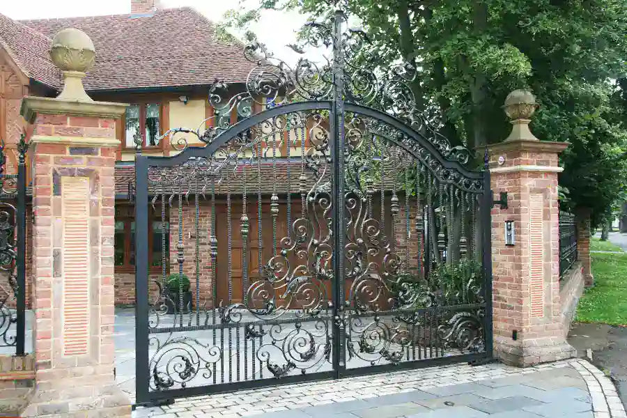 Venus Wrought iron gates – Dual Swing Driveway Gate | Classic Fence Design Entry Gate | Made in Canada– Model # 152