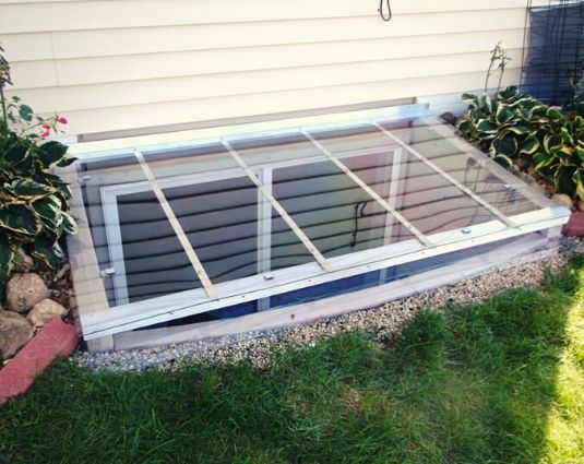 Flat Window Well Cover - Rust Free Aluminum - Transparent Rigid high-grade polycarbonate - Made In Canada - Model # WWC883